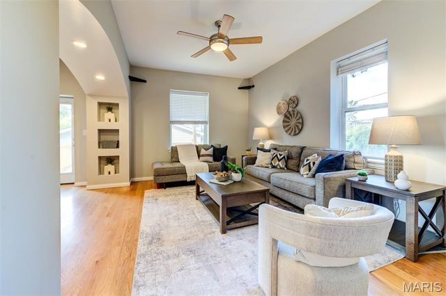 5782 McPherson Avenue, St Louis, MO 63112