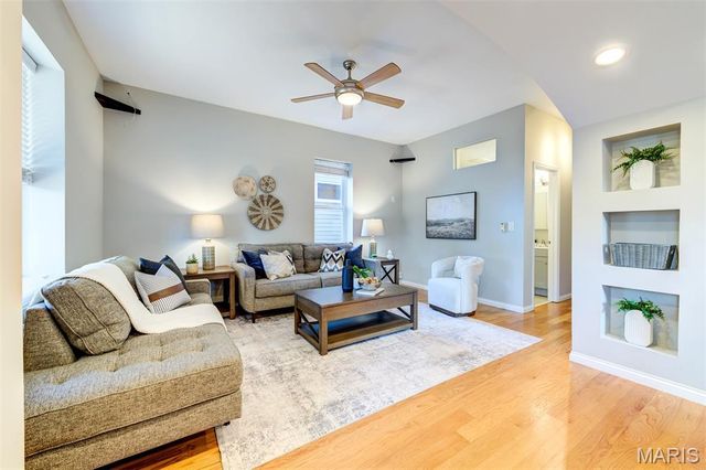 5782 McPherson Avenue, St Louis, MO 63112