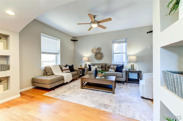 5782 McPherson Avenue, St Louis, MO 63112