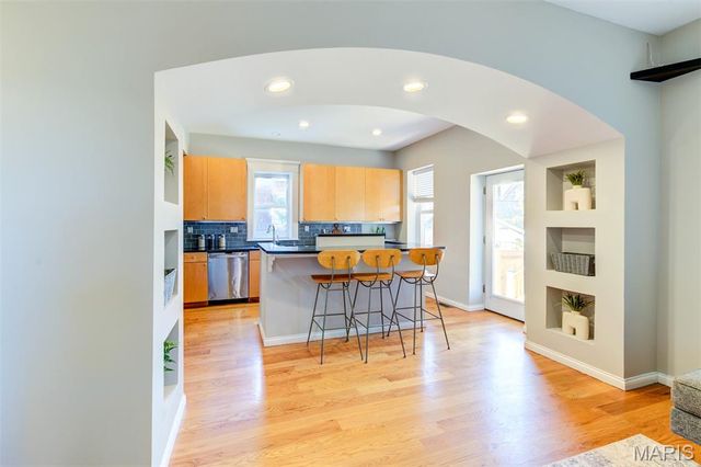 5782 McPherson Avenue, St Louis, MO 63112