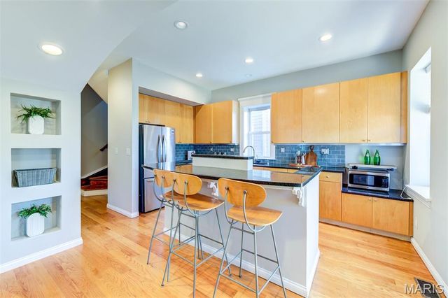 5782 McPherson Avenue, St Louis, MO 63112