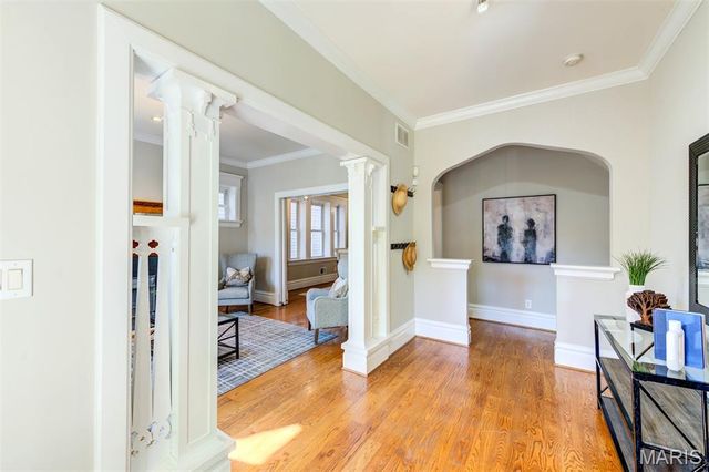 5782 McPherson Avenue, St Louis, MO 63112