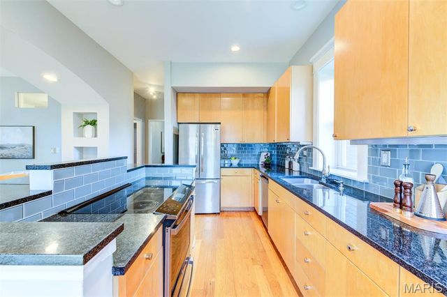 5782 McPherson Avenue, St Louis, MO 63112