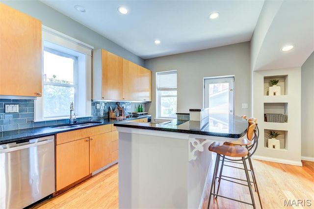 5782 McPherson Avenue, St Louis, MO 63112