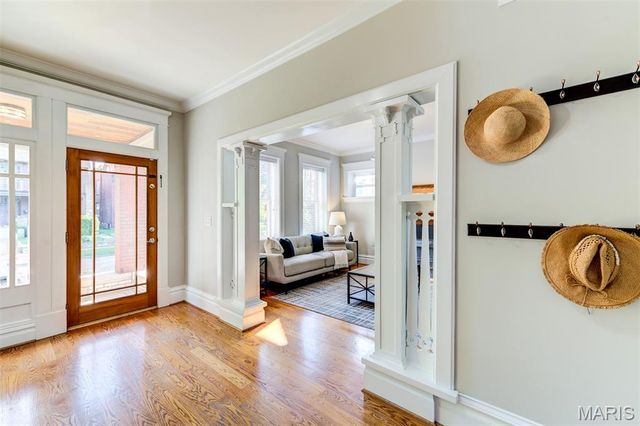 5782 McPherson Avenue, St Louis, MO 63112