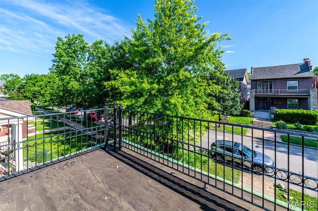 5782 McPherson Avenue, St Louis, MO 63112