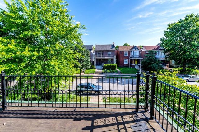 5782 McPherson Avenue, St Louis, MO 63112
