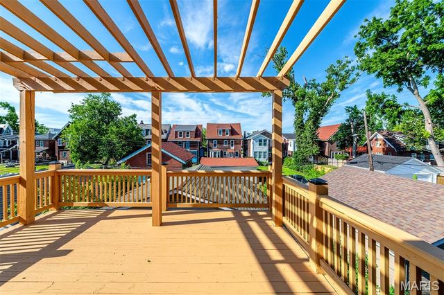 5782 McPherson Avenue, St Louis, MO 63112