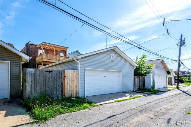 5782 McPherson Avenue, St Louis, MO 63112