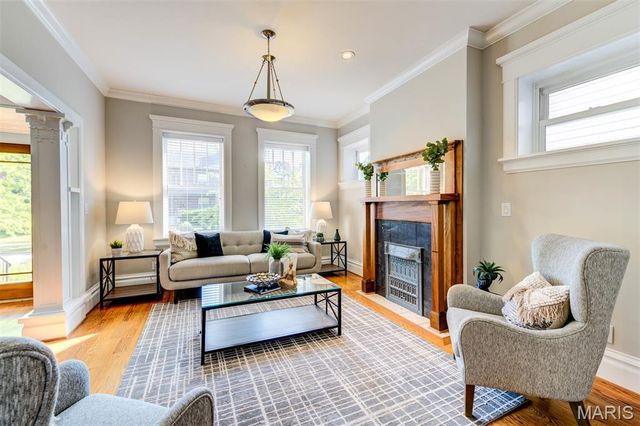 5782 McPherson Avenue, St Louis, MO 63112