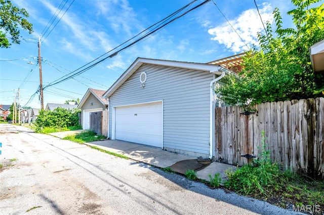 5782 McPherson Avenue, St Louis, MO 63112