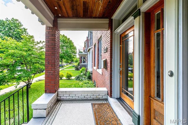 5782 McPherson Avenue, St Louis, MO 63112