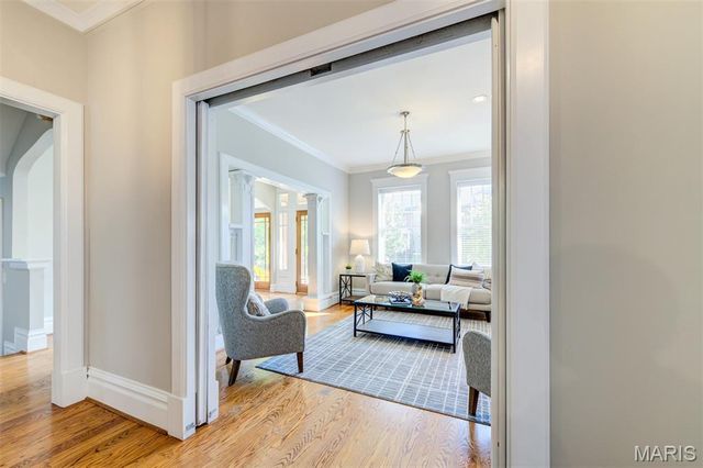 5782 McPherson Avenue, St Louis, MO 63112