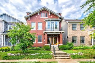 5782 McPherson Avenue, St Louis, MO 63112