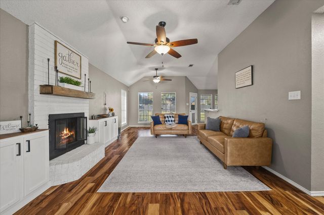 215 Parkway Court, Rockwall, TX 75032