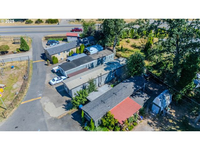 1065 PACIFIC Hwy 4, Woodburn, OR 97071