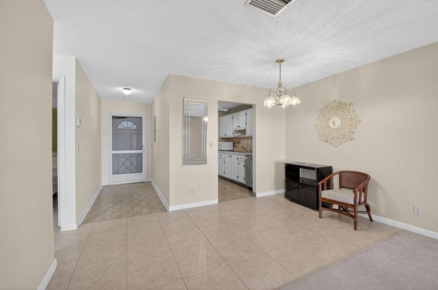 100 Leisure Lake Circle 102, Boynton Beach, FL 33426