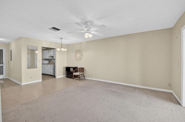 100 Leisure Lake Circle 102, Boynton Beach, FL 33426