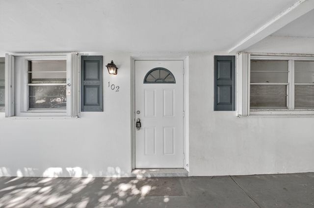 100 Leisure Lake Circle 102, Boynton Beach, FL 33426