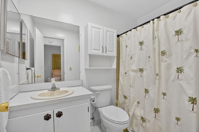 100 Leisure Lake Circle 102, Boynton Beach, FL 33426