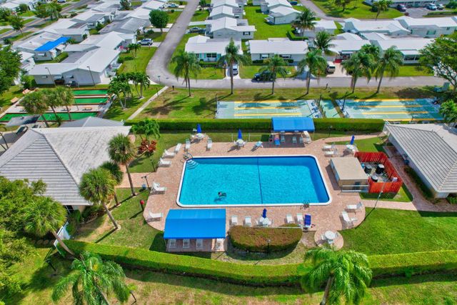 100 Leisure Lake Circle 102, Boynton Beach, FL 33426