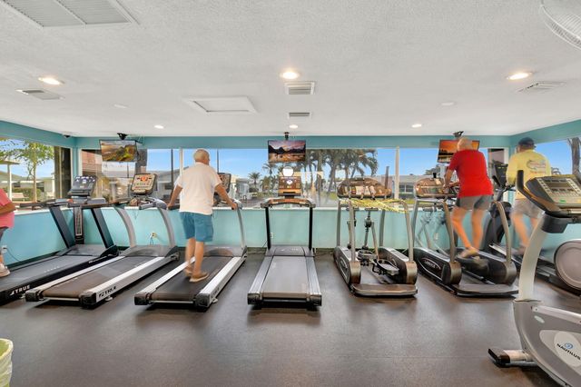 100 Leisure Lake Circle 102, Boynton Beach, FL 33426