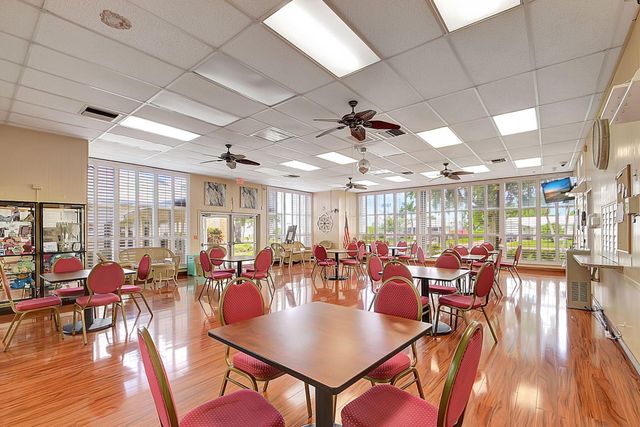 100 Leisure Lake Circle 102, Boynton Beach, FL 33426