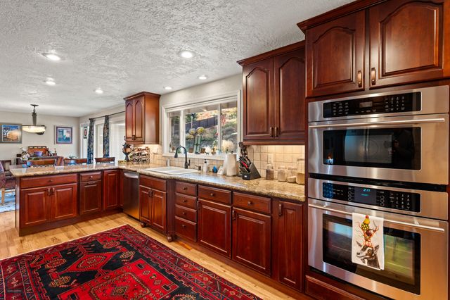 2820 David Lane, Medford, OR 97504