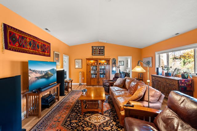 2820 David Lane, Medford, OR 97504