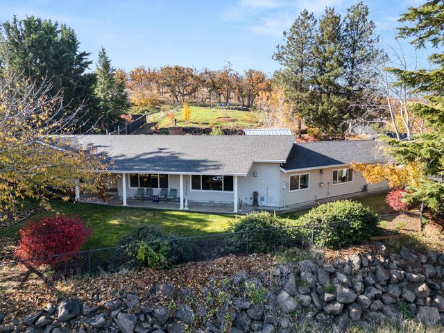 2820 David Lane, Medford, OR 97504