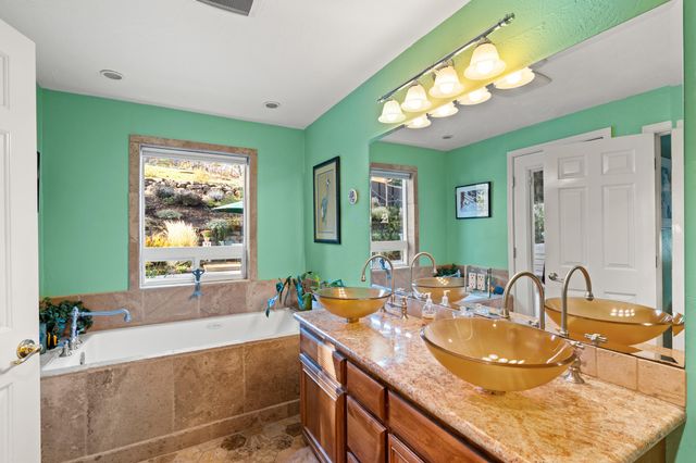 2820 David Lane, Medford, OR 97504