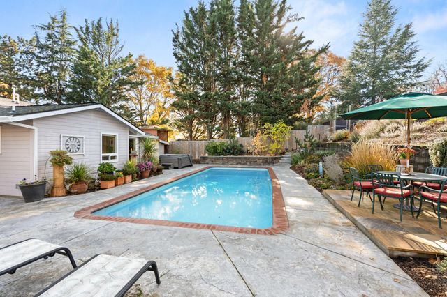 2820 David Lane, Medford, OR 97504