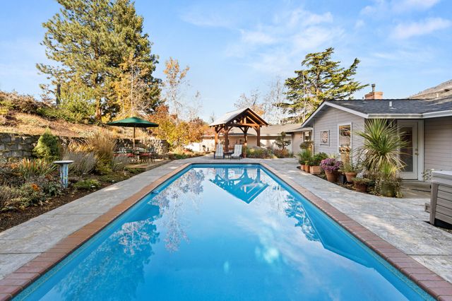 2820 David Lane, Medford, OR 97504