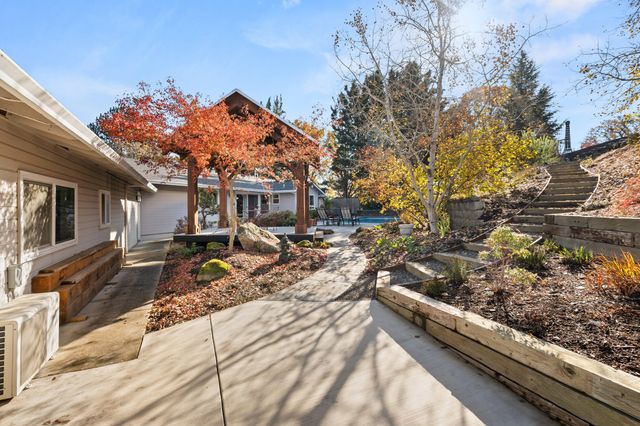 2820 David Lane, Medford, OR 97504