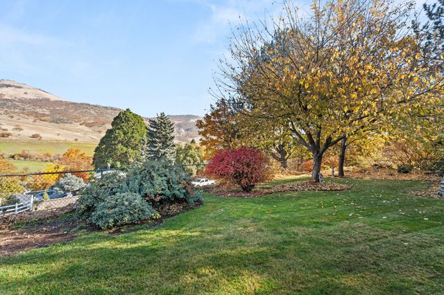 2820 David Lane, Medford, OR 97504