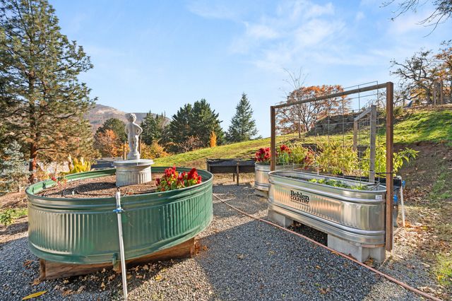 2820 David Lane, Medford, OR 97504