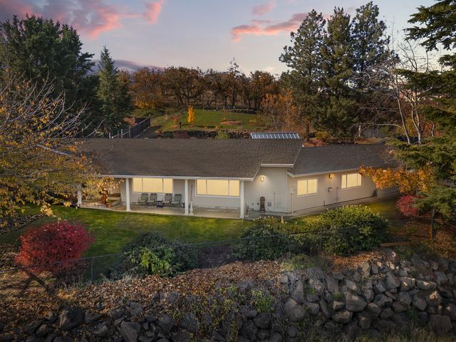 2820 David Lane, Medford, OR 97504