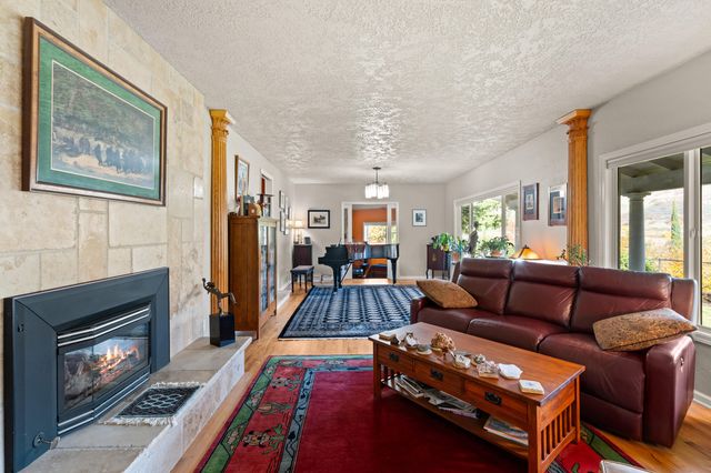 2820 David Lane, Medford, OR 97504