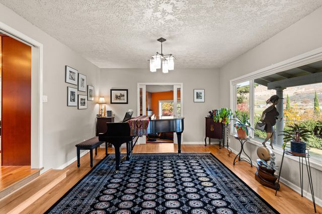 2820 David Lane, Medford, OR 97504