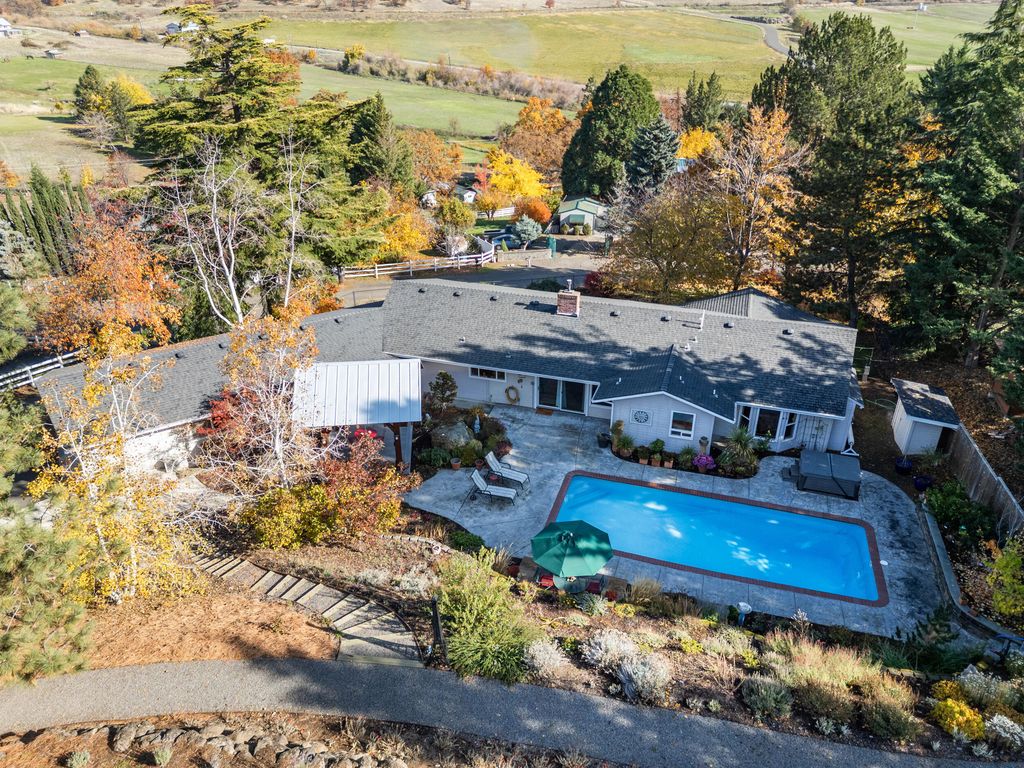 2820 David Lane, Medford, OR 97504