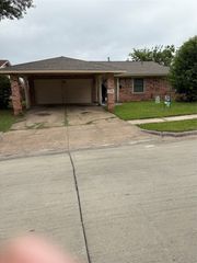 2616 Spiceberry Lane, Mesquite, TX 75149