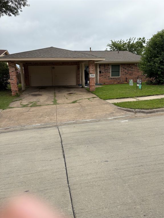 2616 Spiceberry Lane, Mesquite, TX 75149