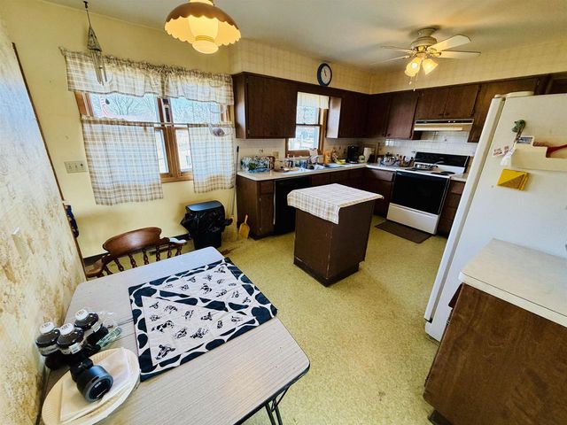 501 4th Street, Brodhead, WI 53520