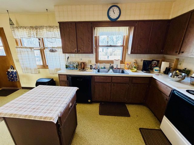 501 4th Street, Brodhead, WI 53520