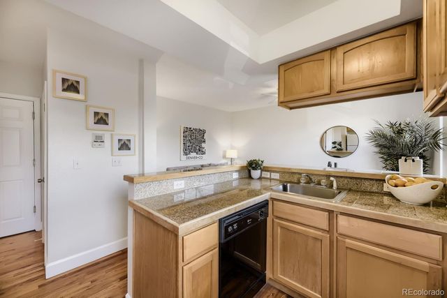 1629 N Clarkson Street 34, Denver, CO 80218