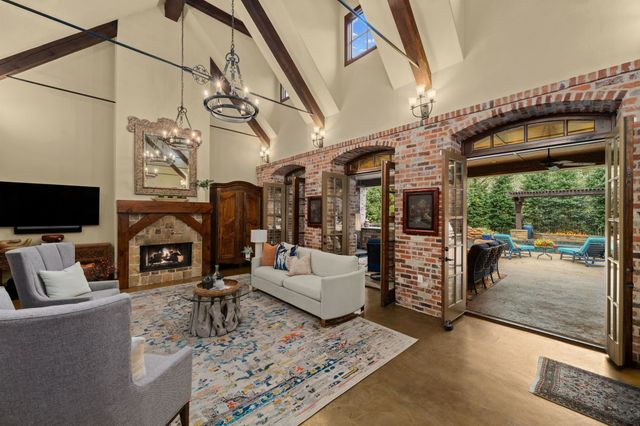 2105 Denver Drive, Southlake, TX 76092