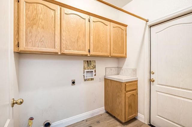 2095 Independence Place, Hanford, CA 93230