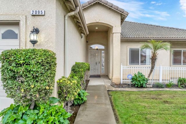 2095 Independence Place, Hanford, CA 93230
