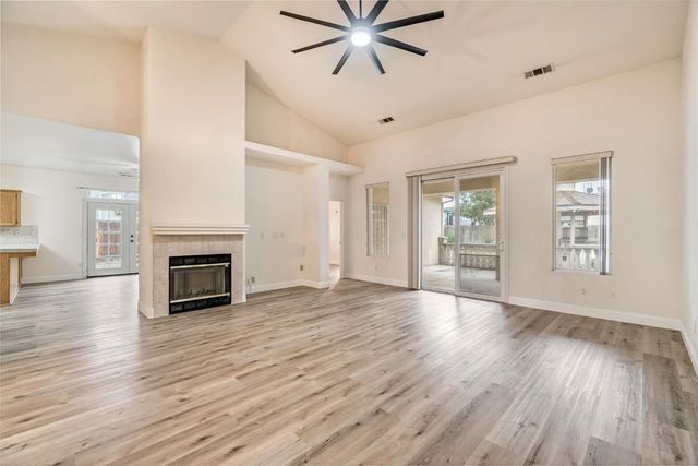 2095 Independence Place, Hanford, CA 93230