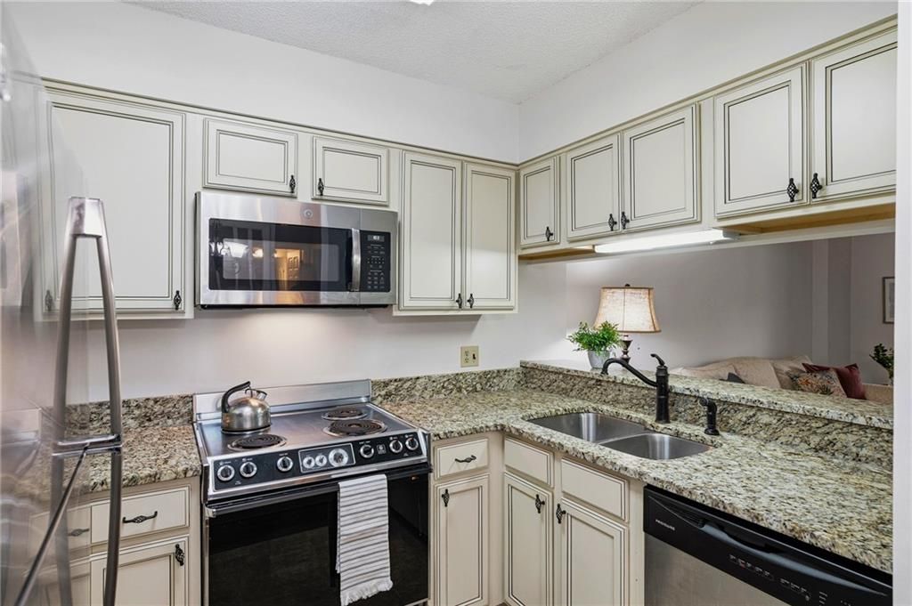 1800 Clairmont Lake A116, Decatur, GA 30033